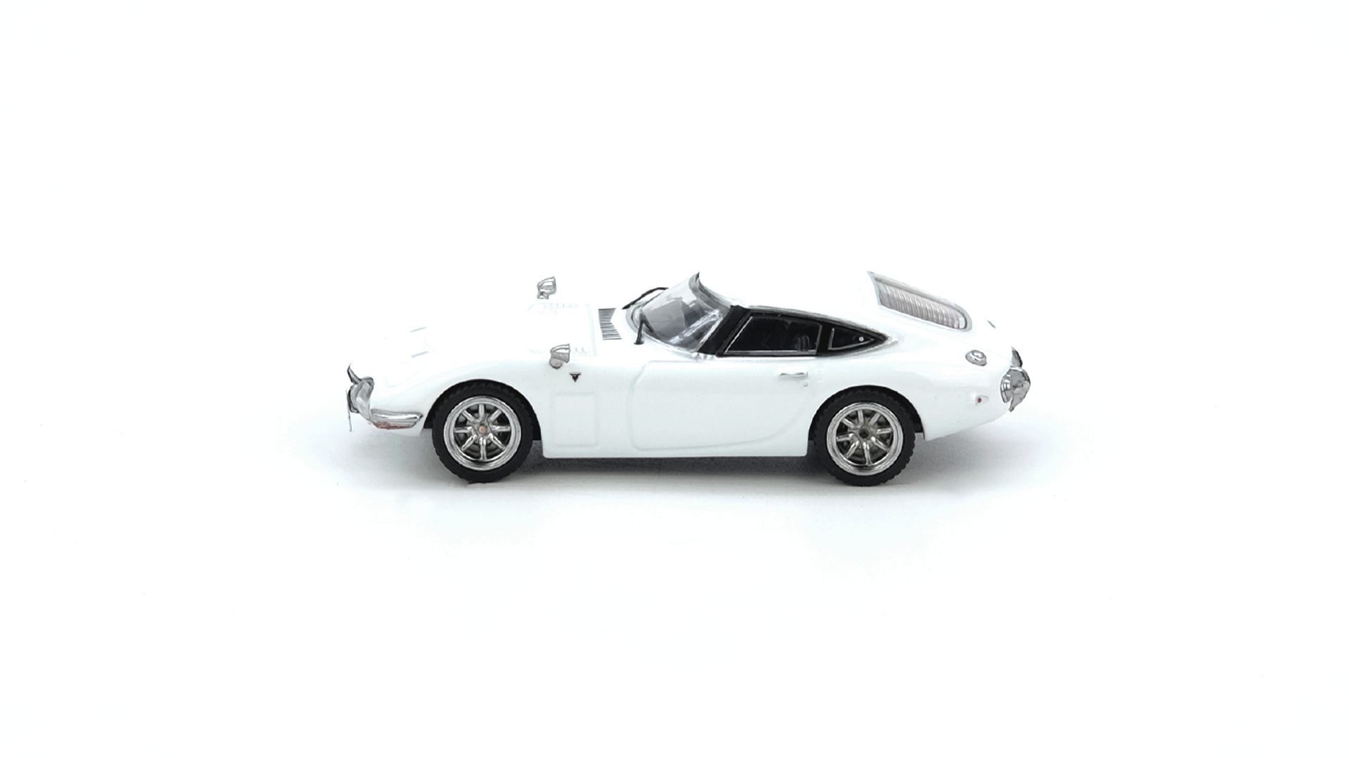 Toyota 2000GT (MF10) Pagasus White - Inno Models