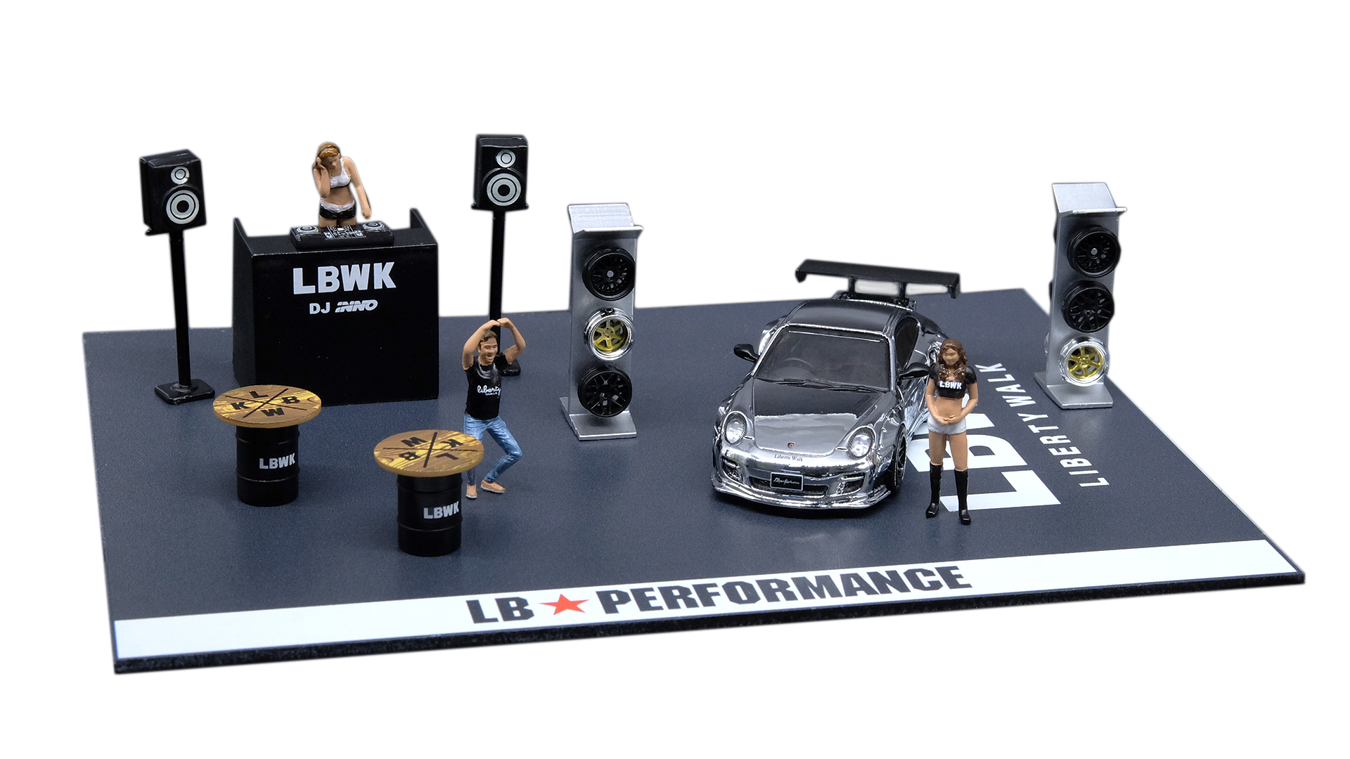 LBWK Auto Salon Diorama with Car and Figures - Inno Models