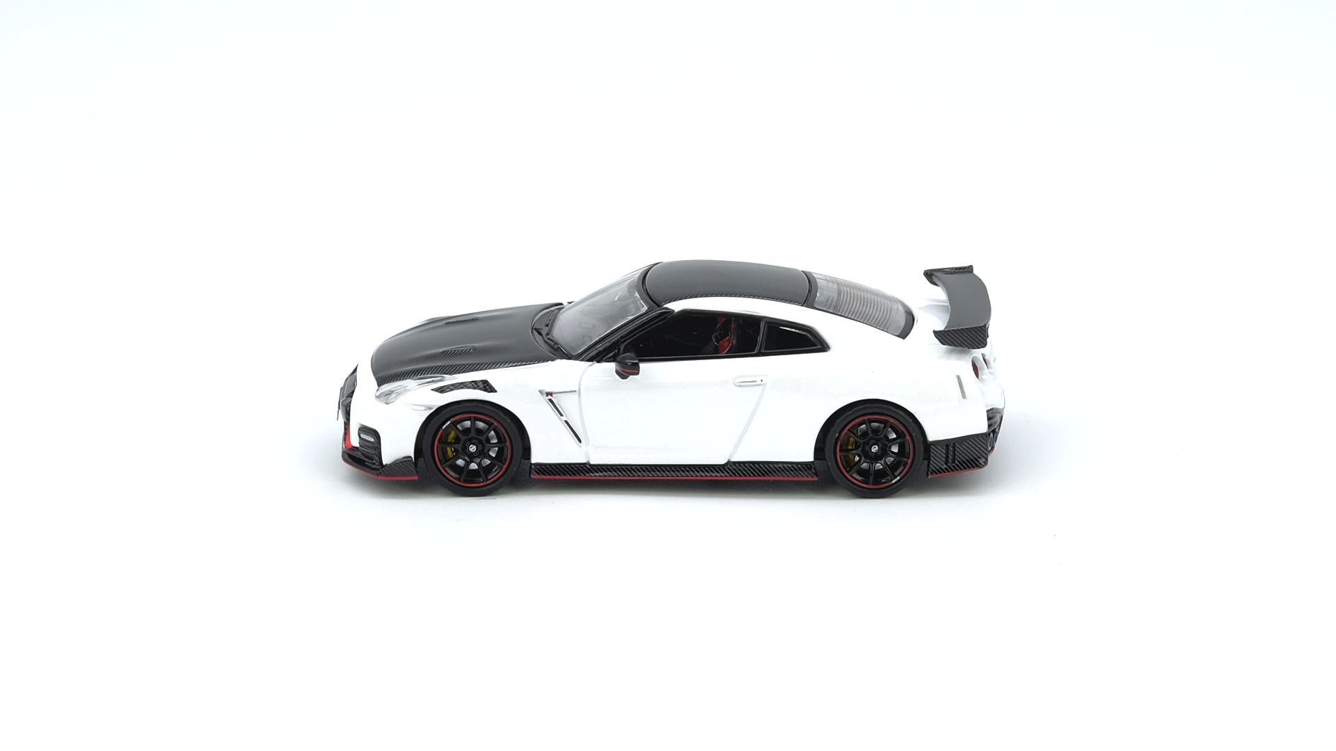 GT-R (R35) NISMO White - Inno Models