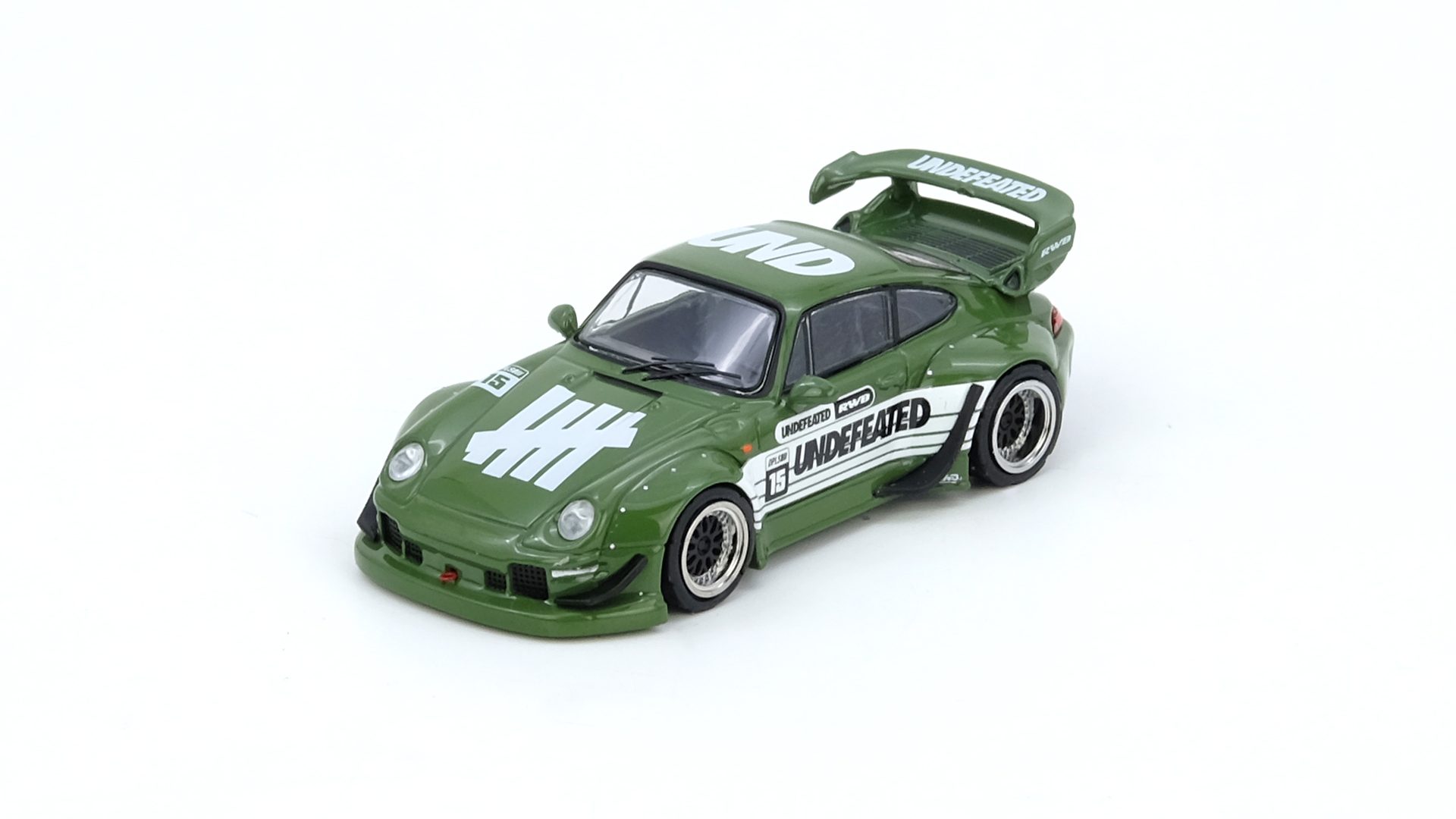 IN64 993RWB UNDFTD 02 5